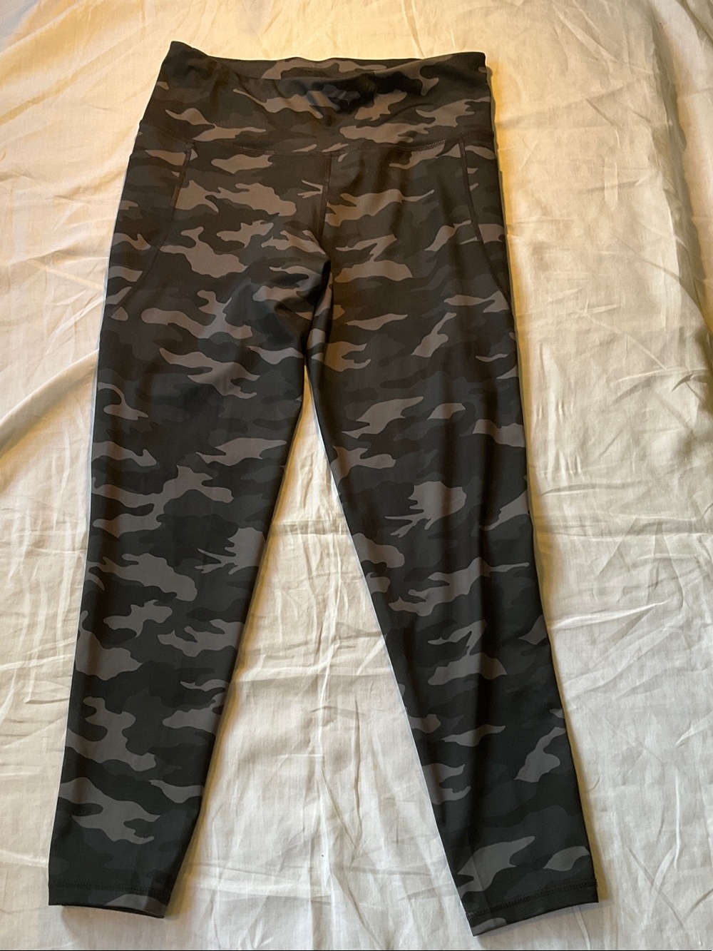 Ideology Women's Black & Gray Camo Leggings